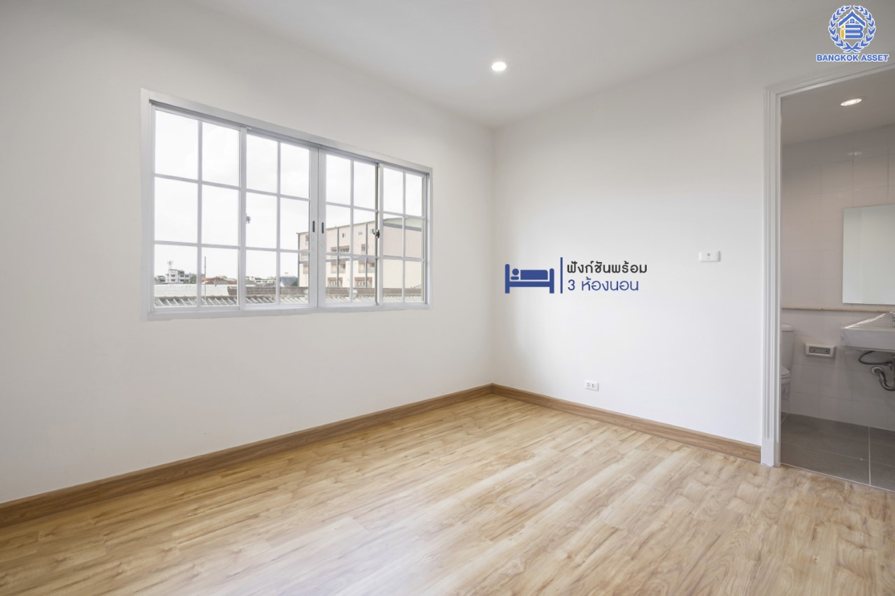 บ้านมือสองตกแต่งใหม่ ม.พลัสซิตี้พาร์ค เกษตร-งามวงศ์วาน ทาวน์โฮม 3 ชั้น ตอบโจทย์ทุกการอยู่อาศัย เนื้อที่ 23.4 ตร.ว. ฟังก์ชัน 3 ห้องนอน 4 ห้องน้ำ 2 ที่จอดรถ (ห้องนอนทุกห้องมีห้องน้ำในตัว) เดินทางสะดวกสบายบนทำเลใจกลางเมือง เข้าออกได้ 3 เส้นทาง ได้แก่ ถ.วิภาวดี ถ.งามวงศ์วาน ถ.ประชาชื่น ใกล้ ม.เกษตร, เดอะมอลล์งามวงศ์วาน และรถไฟฟ้าสายสีเขียว "สถานีมหาวิทยาลัยเกษตรศาสตร์"